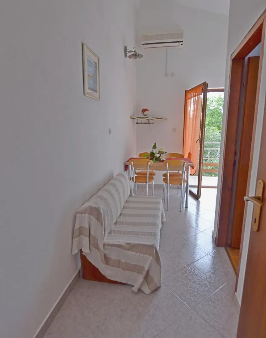 Apartments Josip Pavicini