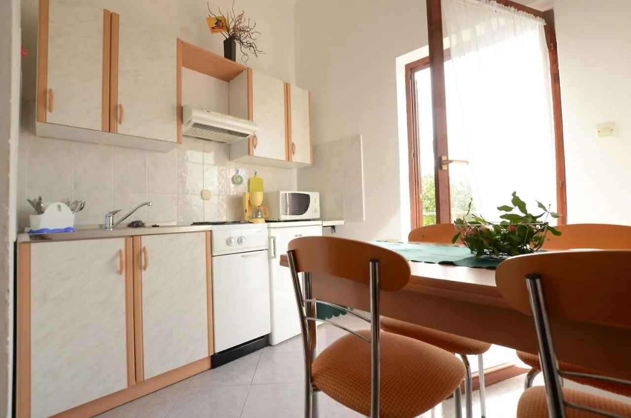 Apartments Josip Pavicini